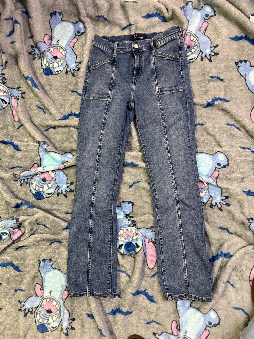 Universal Women's Straight-Leg Jeans in Blue Wash